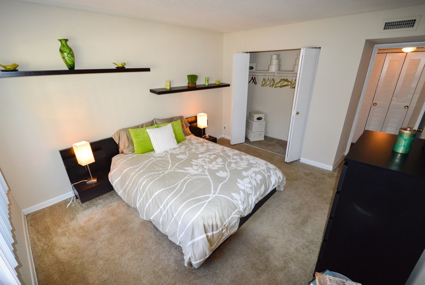 Willow brooke apartments is mchenry county's newest apartment community located in beautiful located in scenic woodstock, illinois, residents of willow brooke apartments can spend the day. willow brooke apartments in tampa fl